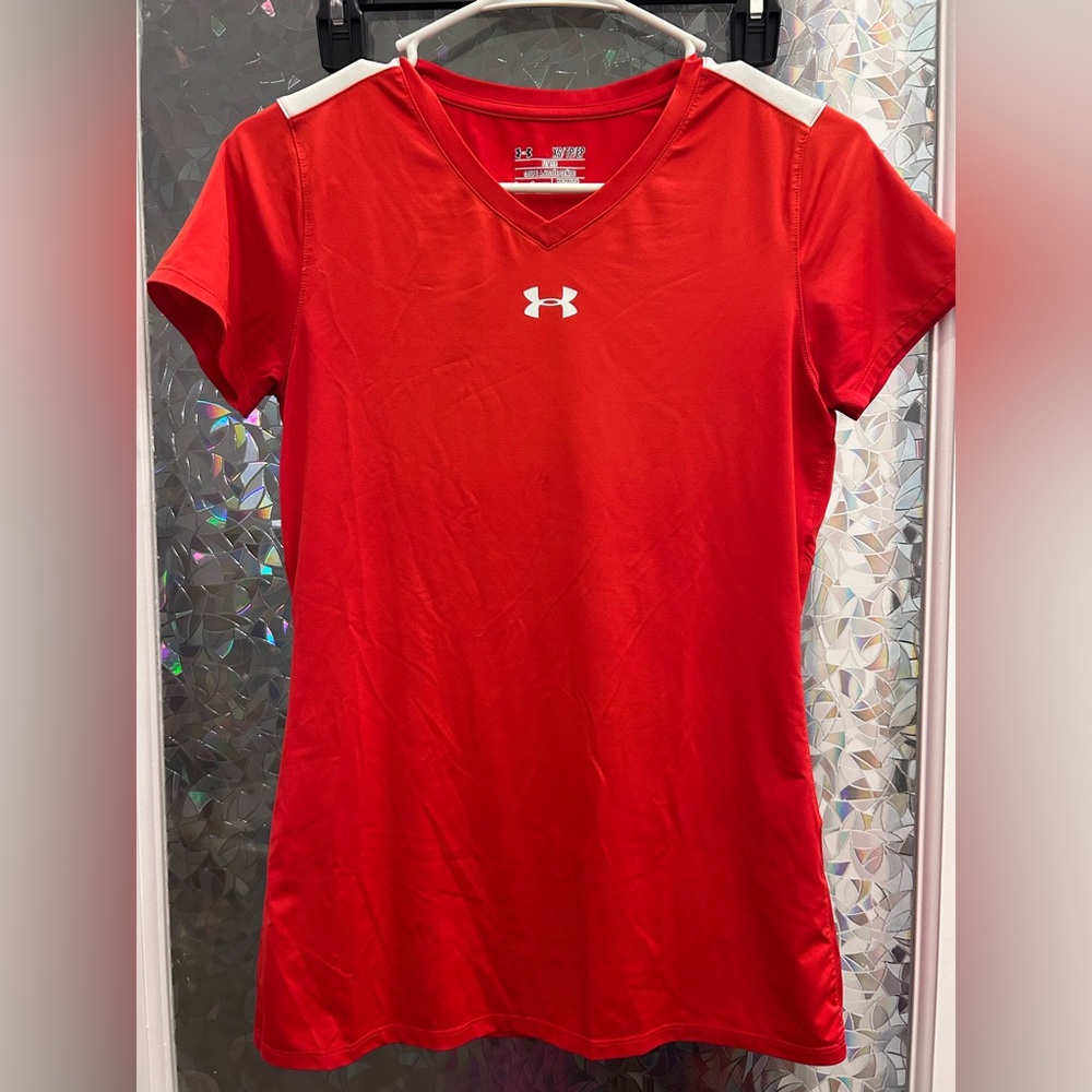Under Armour Red Fitted Short Sleeve Tee B22
